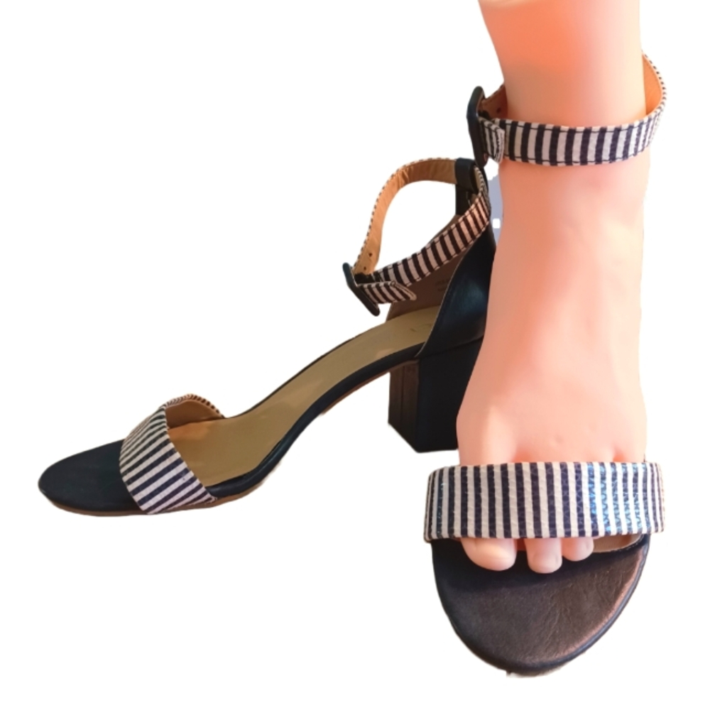 CHINESE LAUNDRY "JODY" CHUNKY HEELED SANDALS SIZE 10